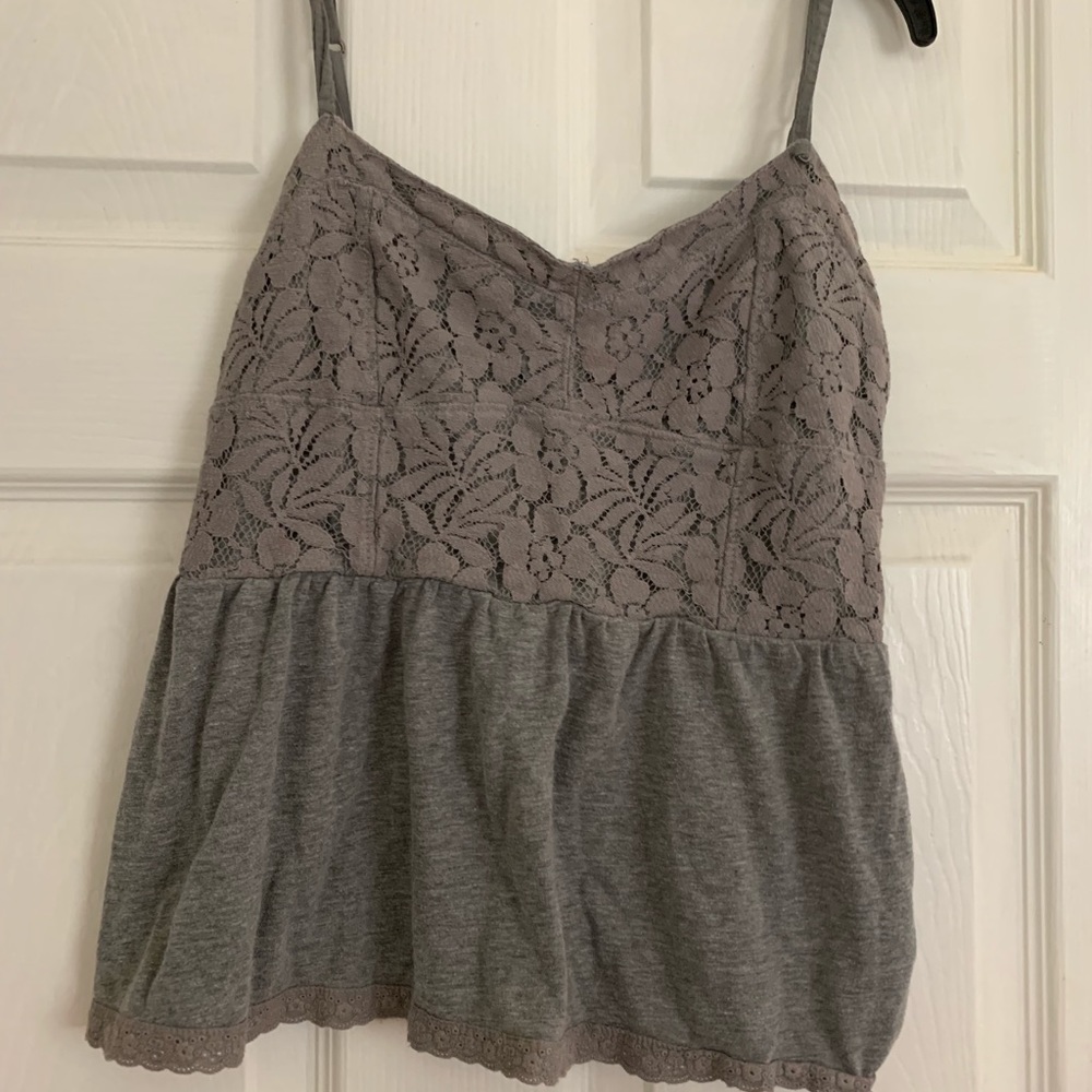 gray shirt